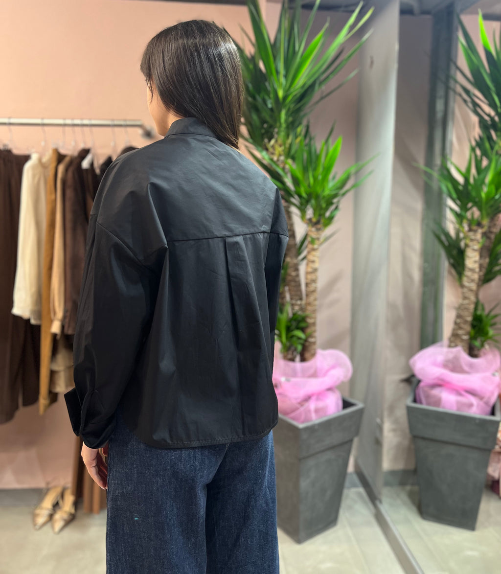CAMICIA ASIMMETRICA COLLO COREANA TENSIONE IN
