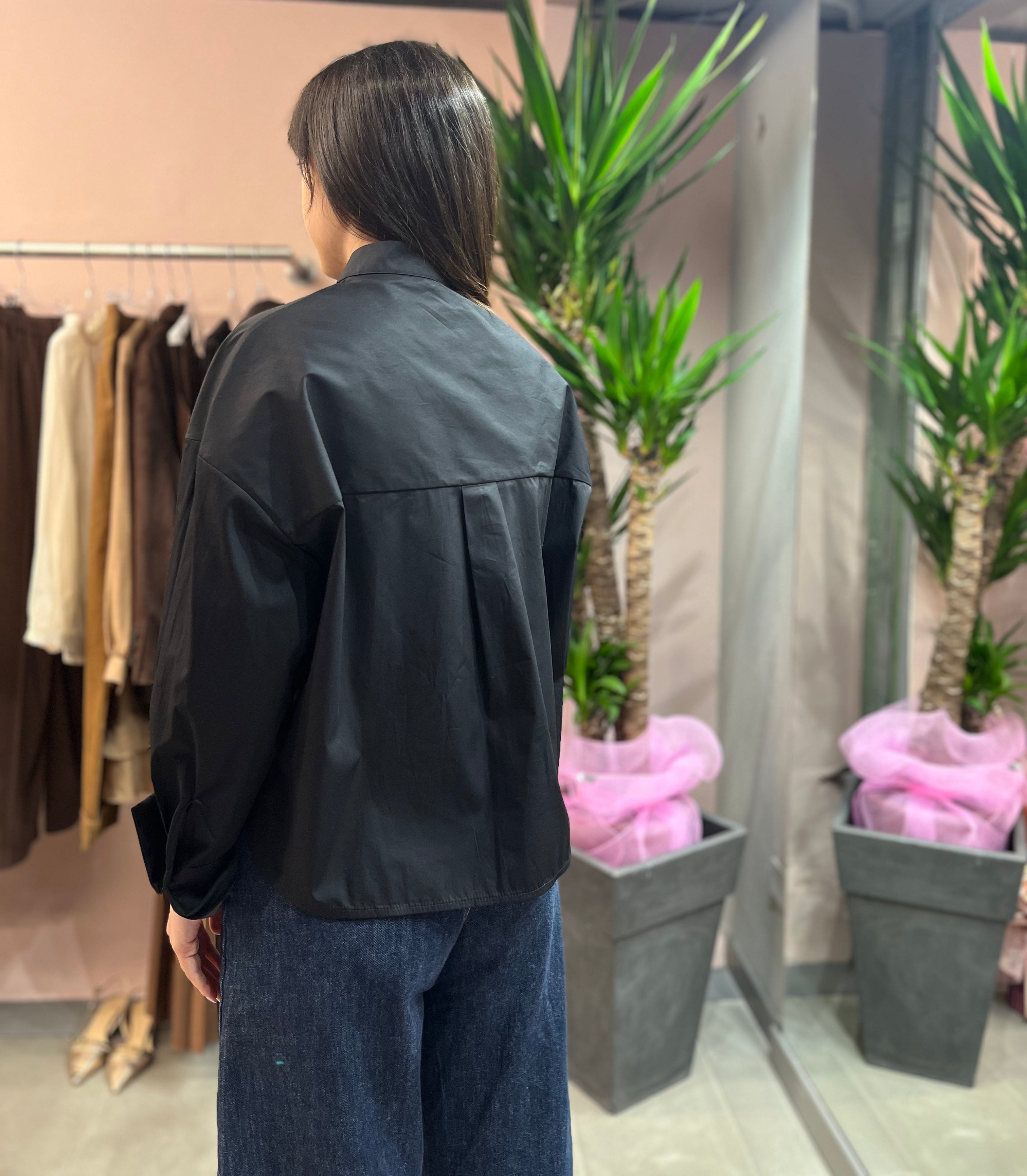 CAMICIA ASIMMETRICA COLLO COREANA TENSIONE IN