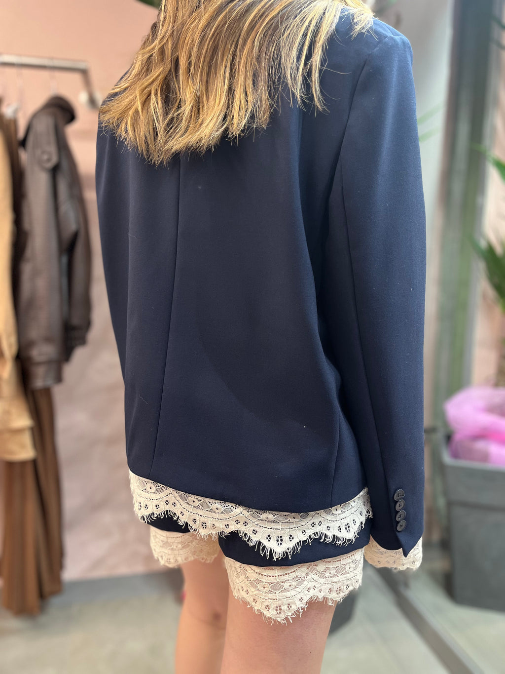 BLAZER CORTO PIZZO TENSIONE IN